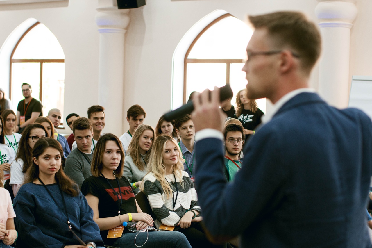 Она учится в мгимо. Старостат МГИМО. МГИМО студенты. Студенты МГИМО В аудитории. Студенты МГИМО мажоры.